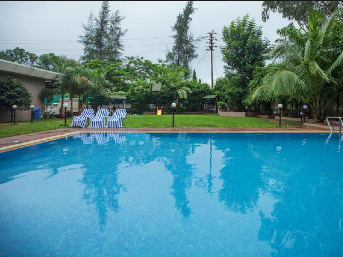 Hotel Sterling Lonavala Extérieur photo