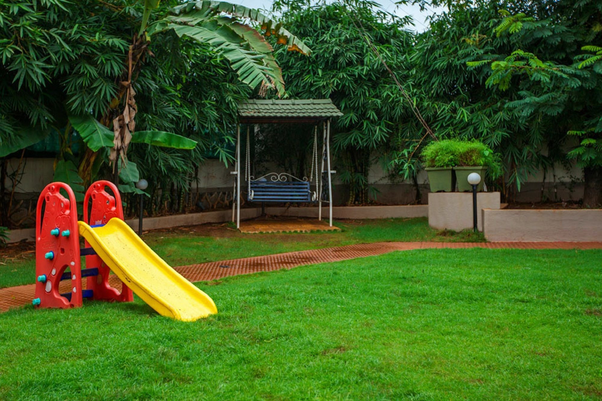 Hotel Sterling Lonavala Extérieur photo